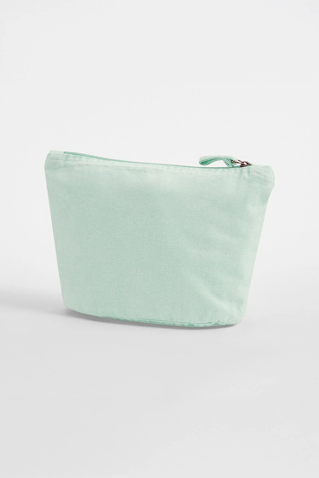 GARMENT DYED ACCESSORY BAG