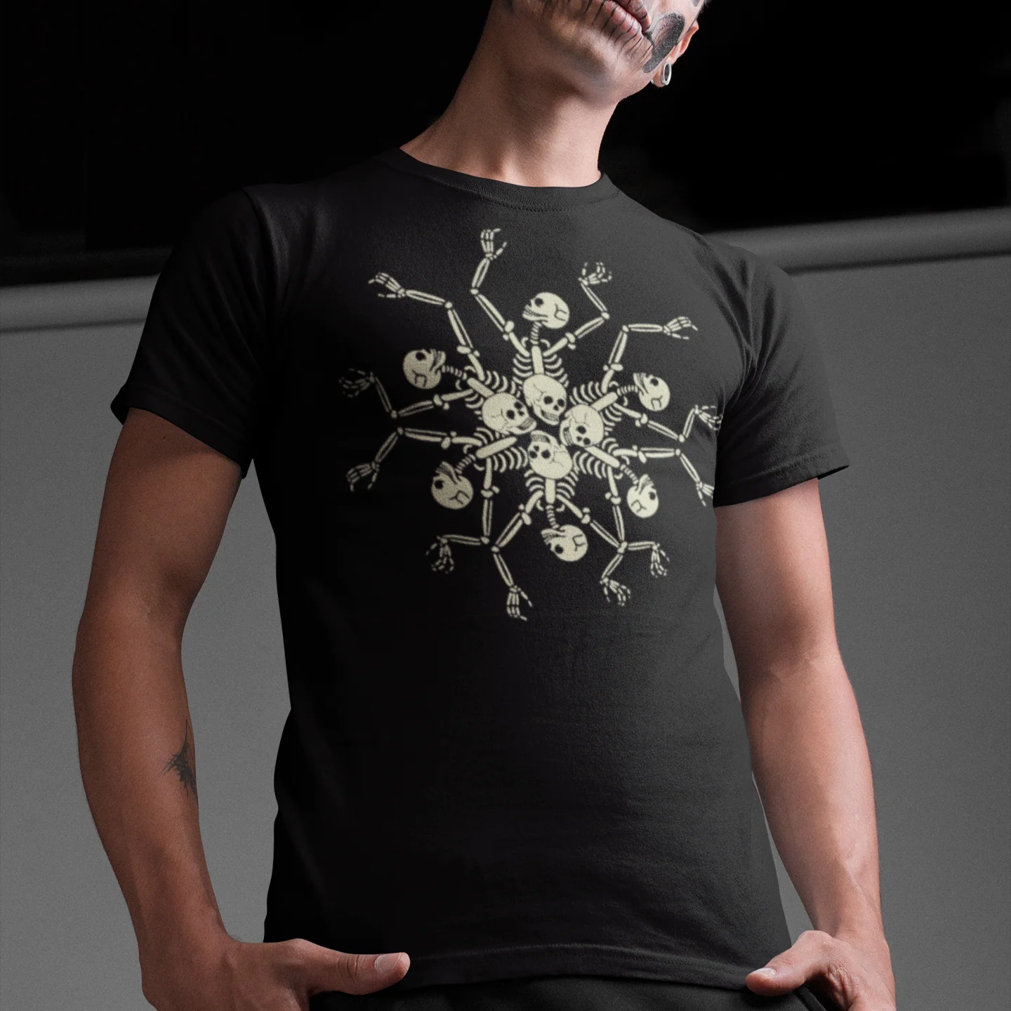 T-PAITA MUSTA - Skeleton Snowflake (3228) - Image 2